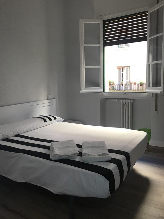 Jmg Hostels Madrid Ngoại thất bức ảnh