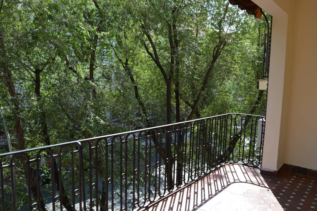 Jmg Hostels Madrid Ngoại thất bức ảnh
